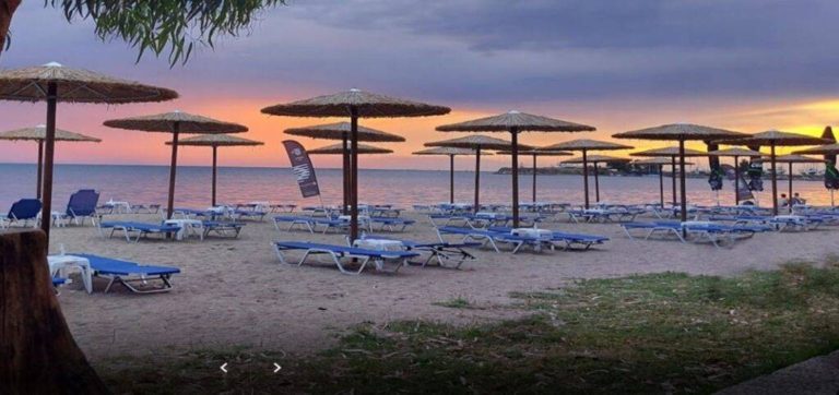 Κολυμβητική η Πλαζ Αρετσούς και με επίσημο έγγραφο