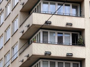 Αδήλωτα τετραγωνικά
