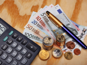 ΥΠ.ΕΣ.: Σε εφαρμογή το Σύστημα κινήτρων και ανταμοιβής δημόσιων υπαλλήλων - Ποιοι οι δικαιούχοι (ΦΕΚ)